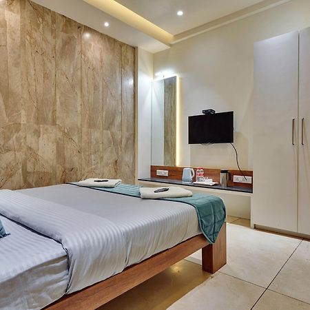 Hotel Swamini Kolhapur Bagian luar foto