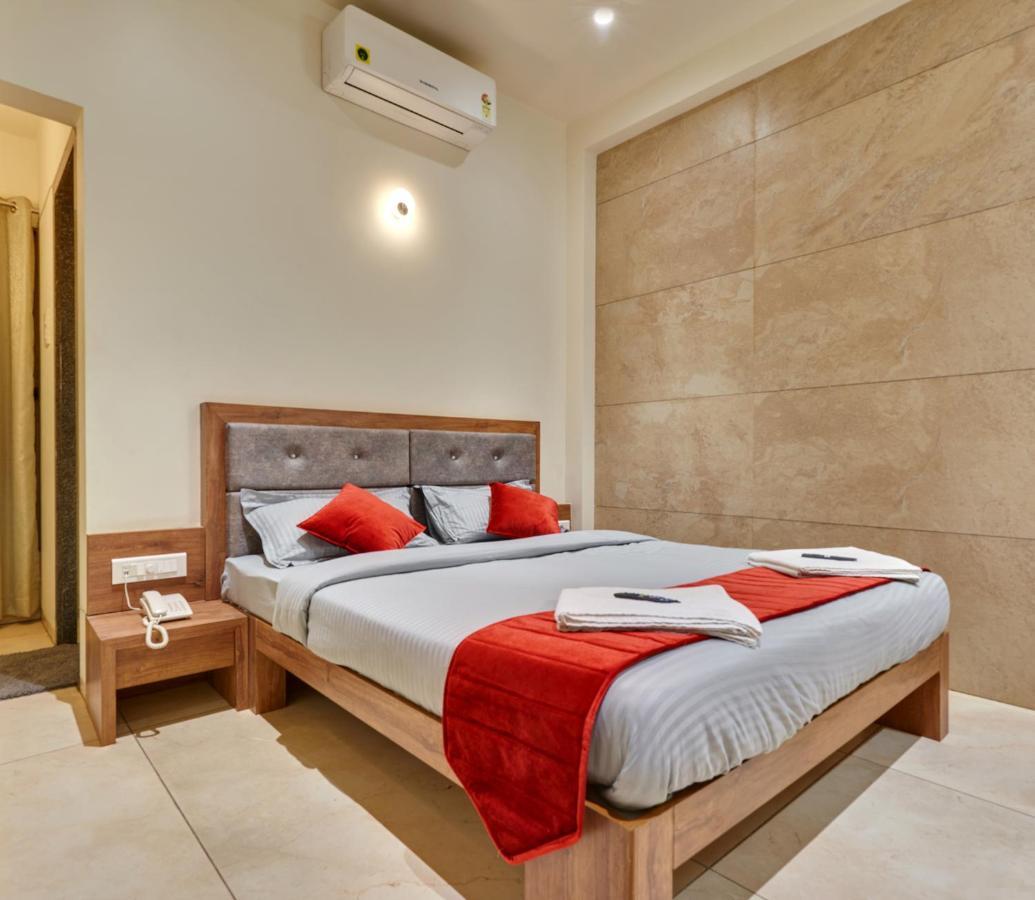 Hotel Swamini Kolhapur Bagian luar foto