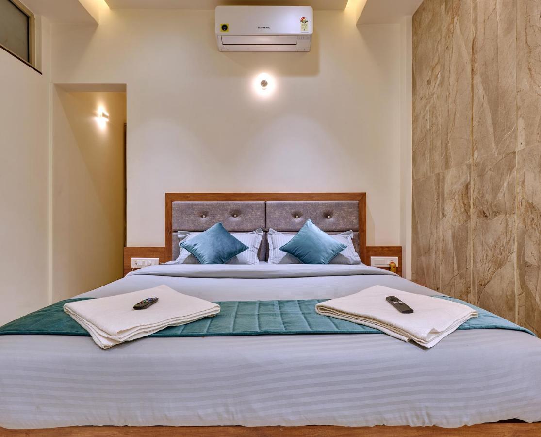 Hotel Swamini Kolhapur Bagian luar foto