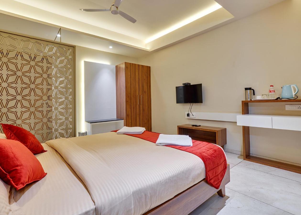 Hotel Swamini Kolhapur Bagian luar foto