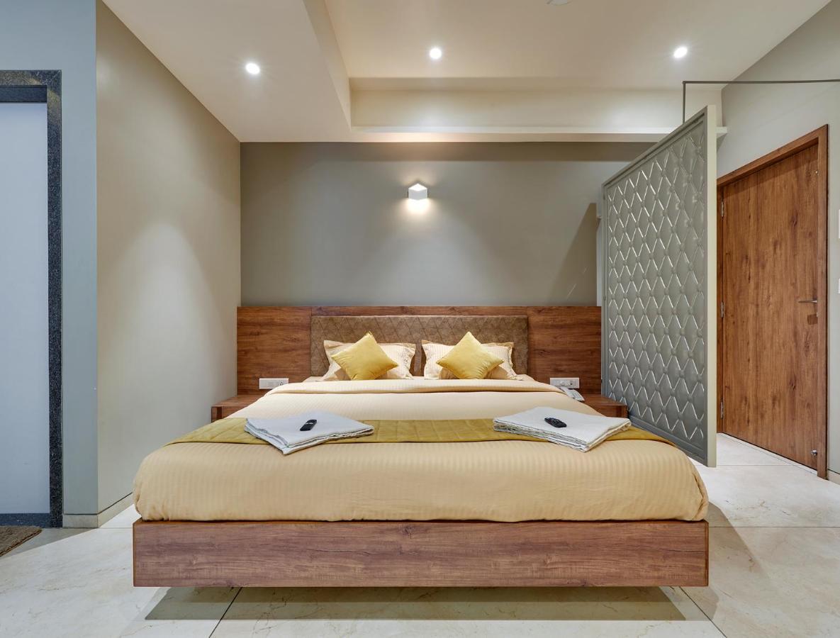 Hotel Swamini Kolhapur Bagian luar foto