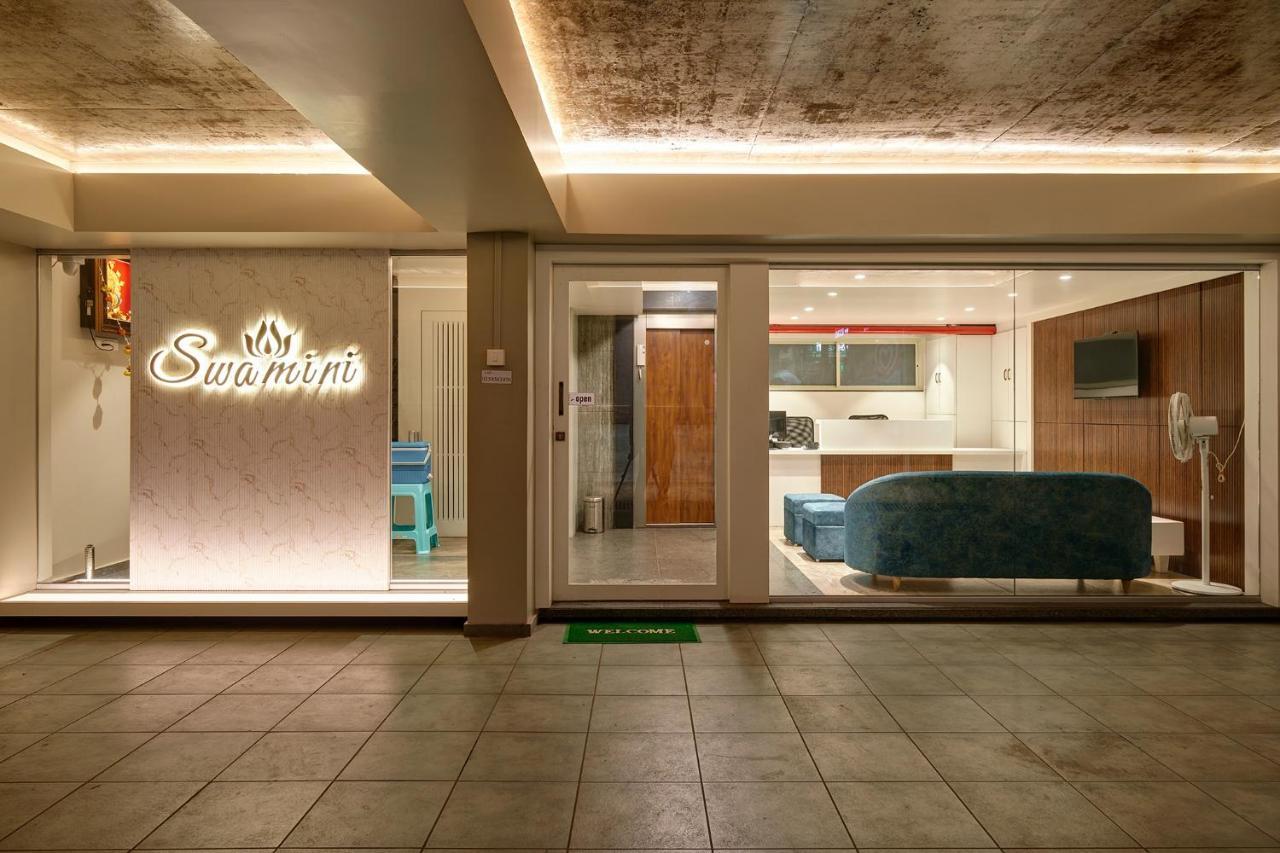 Hotel Swamini Kolhapur Bagian luar foto