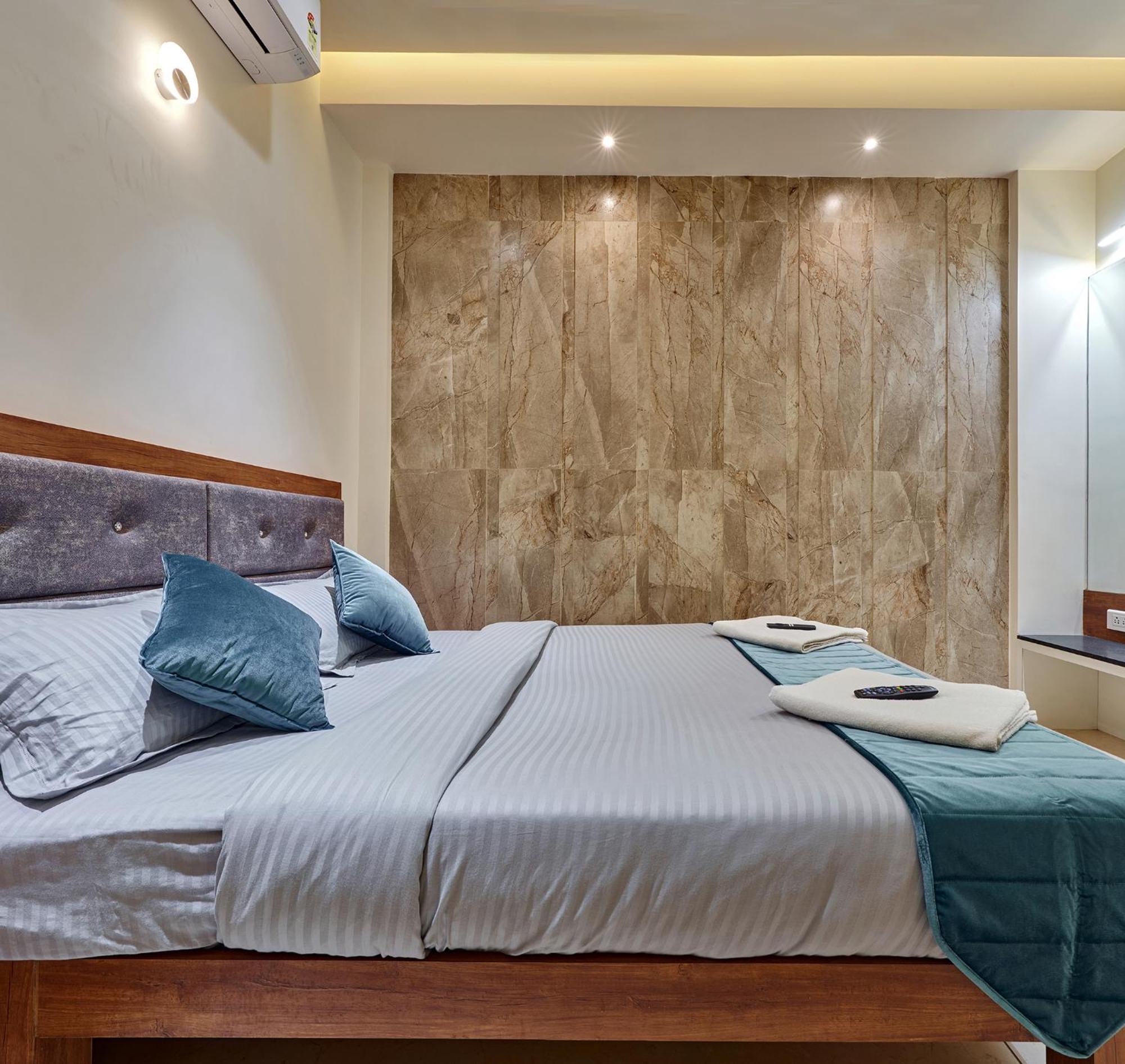 Hotel Swamini Kolhapur Bagian luar foto